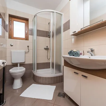 Modernes Robinson In By Interhome بيت للعطل Dobropoljana